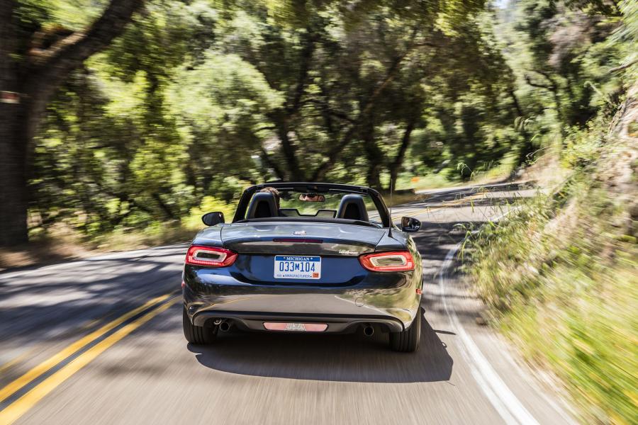  Fiat 124 Spider Classica (348) 2016 года  (NA) (фото 10 из 13)